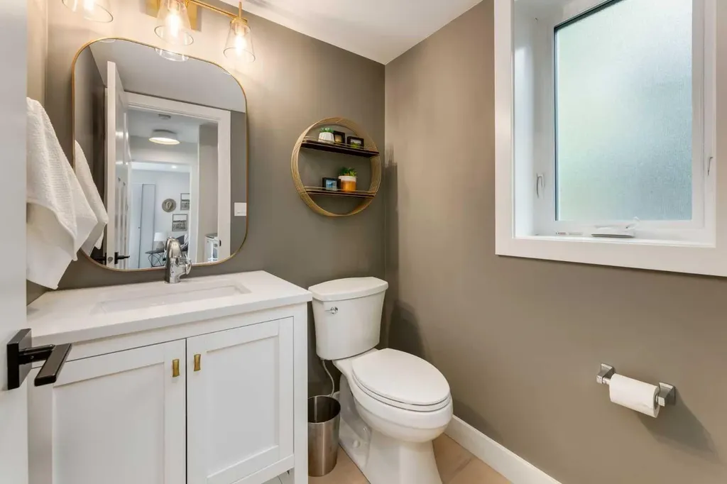956 Midridge Drive SE Calgary AB T2X 1J5