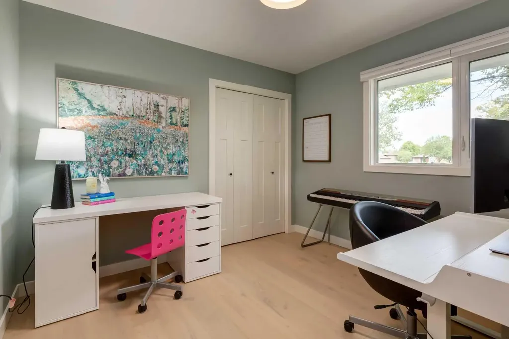 956 Midridge Drive SE Calgary AB T2X 1J5