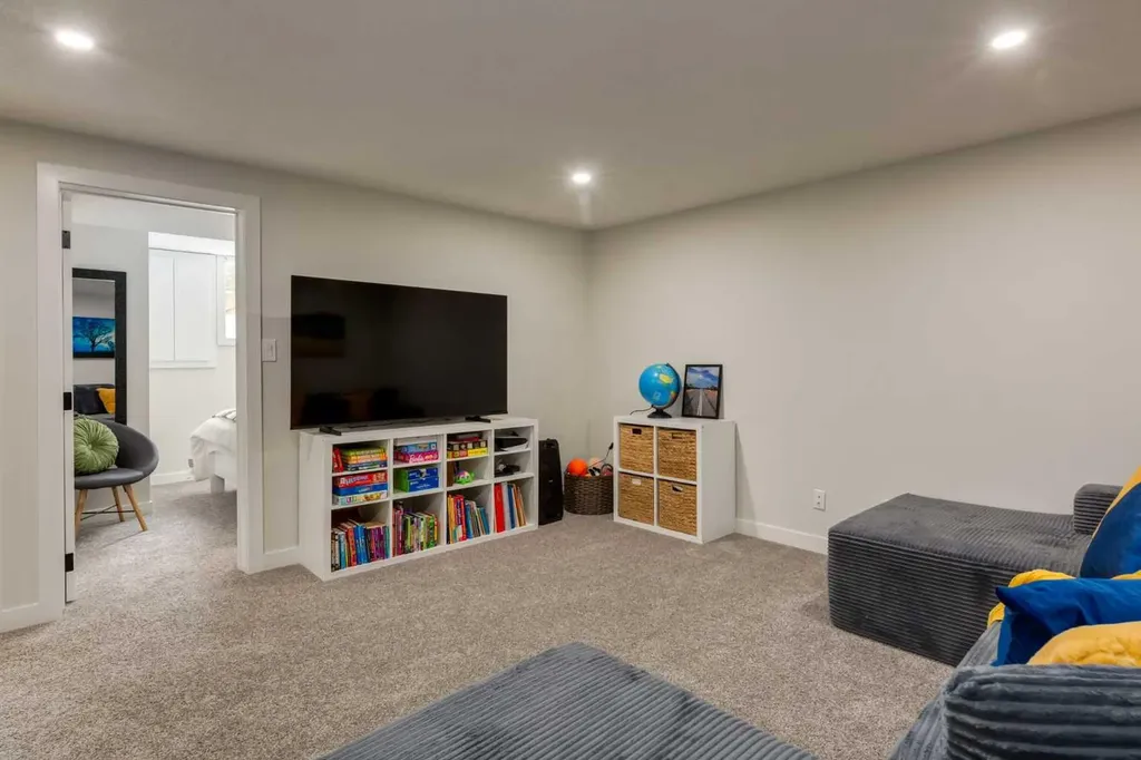 956 Midridge Drive SE Calgary AB T2X 1J5