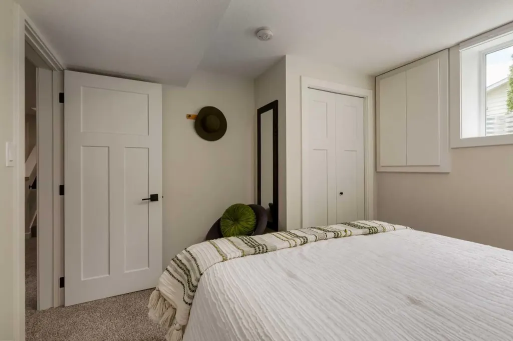 956 Midridge Drive SE Calgary AB T2X 1J5