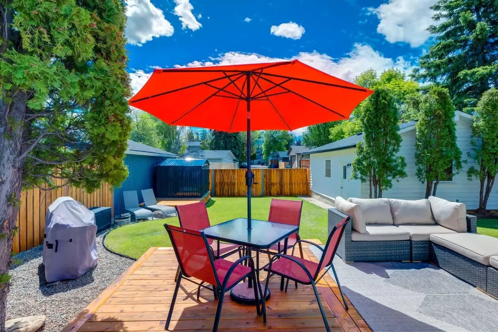 956 Midridge Drive SE Calgary AB T2X 1J5