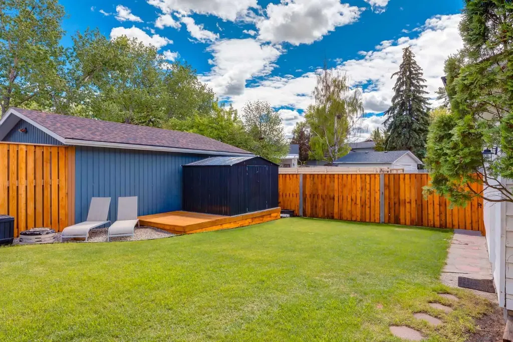 956 Midridge Drive SE Calgary AB T2X 1J5