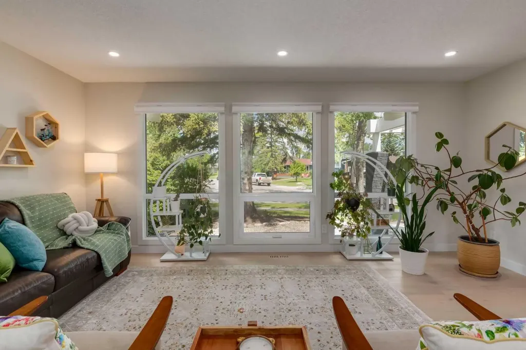 956 Midridge Drive SE Calgary AB T2X 1J5