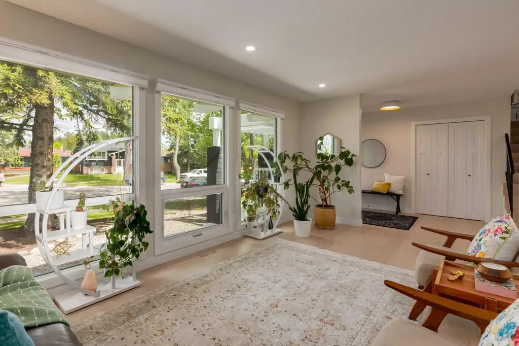 956 Midridge Drive SE Calgary AB T2X 1J5
