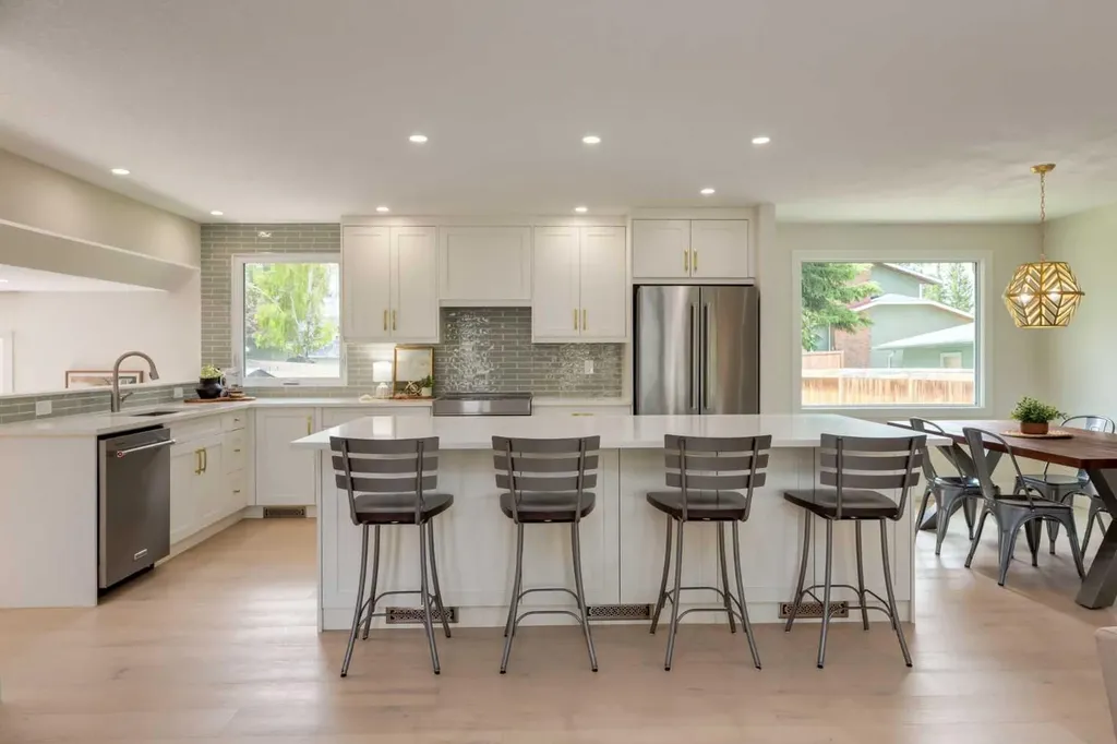 956 Midridge Drive SE Calgary AB T2X 1J5
