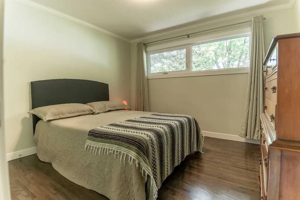 361 Capri Avenue NW Calgary AB T2L 0J5