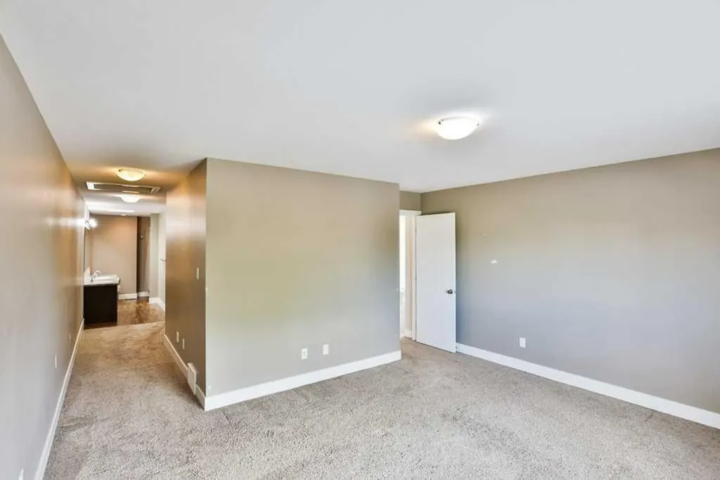 1207B 19a Avenue Coaldale AB T1M 1A4