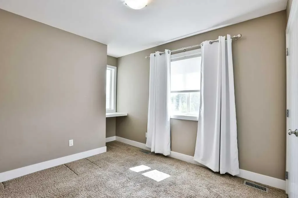 1207B 19a Avenue Coaldale AB T1M 1A4