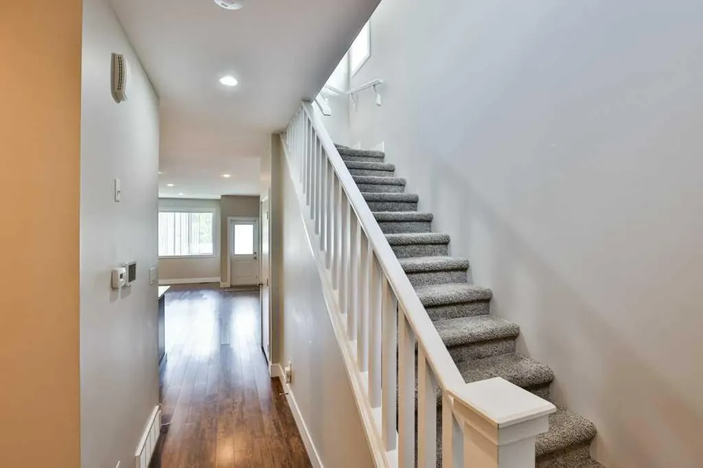 1207B 19a Avenue Coaldale AB T1M 1A4