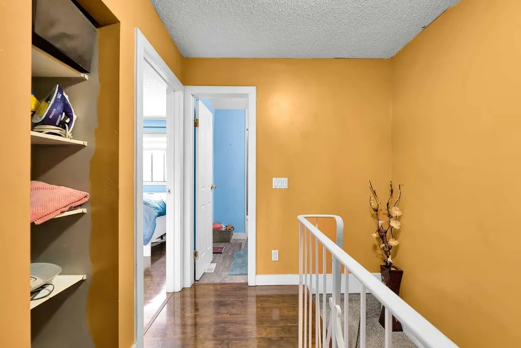 919 38 Street NE Calgary AB T2A6E1