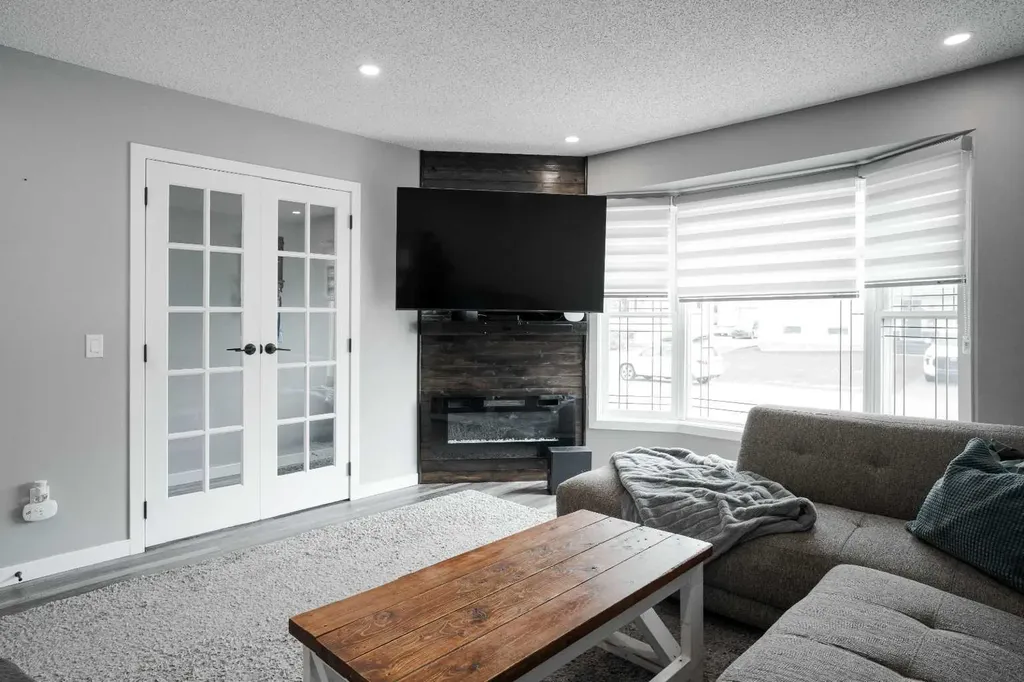 210 Leigh Crescent Fort Mcmurray AB T9K 1N4