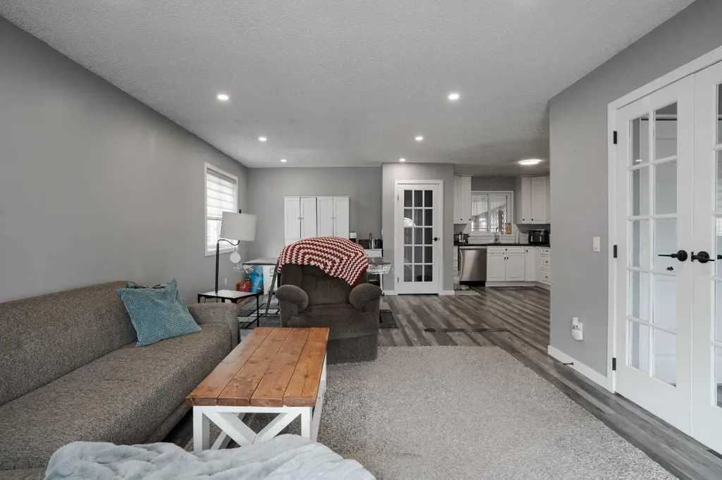 210 Leigh Crescent Fort Mcmurray AB T9K 1N4