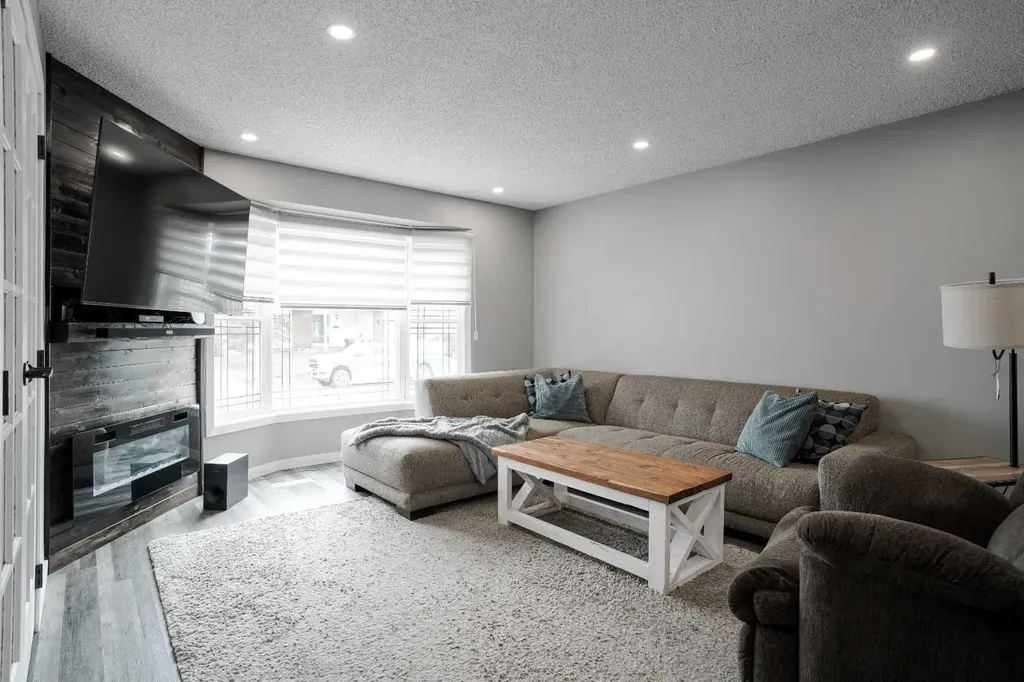 210 Leigh Crescent Fort Mcmurray AB T9K 1N4