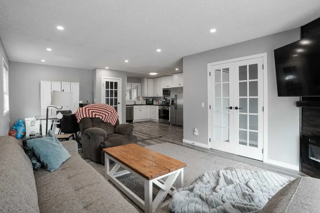 210 Leigh Crescent Fort Mcmurray AB T9K 1N4