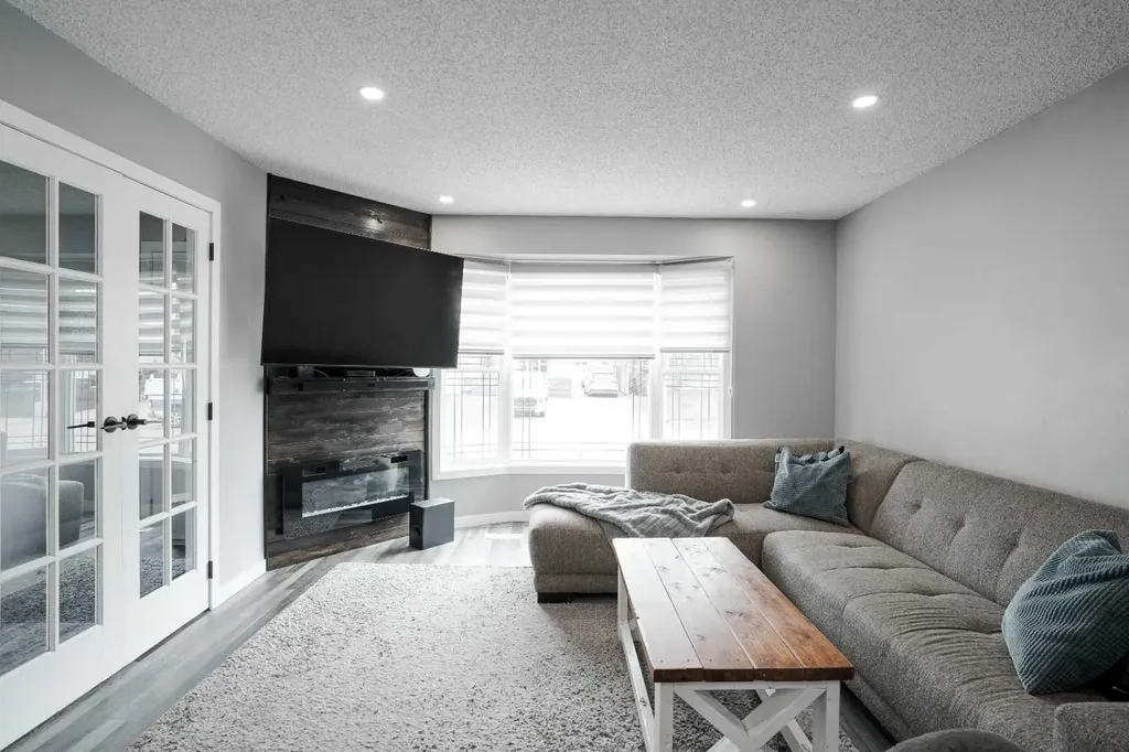 210 Leigh Crescent Fort Mcmurray AB T9K 1N4