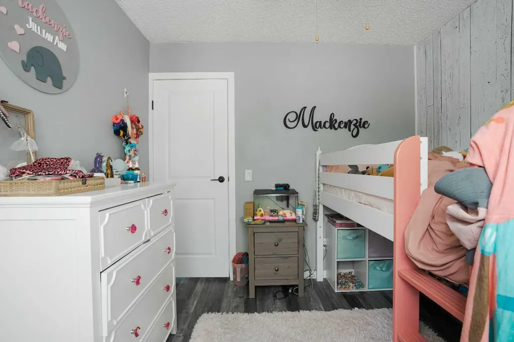210 Leigh Crescent Fort Mcmurray AB T9K 1N4