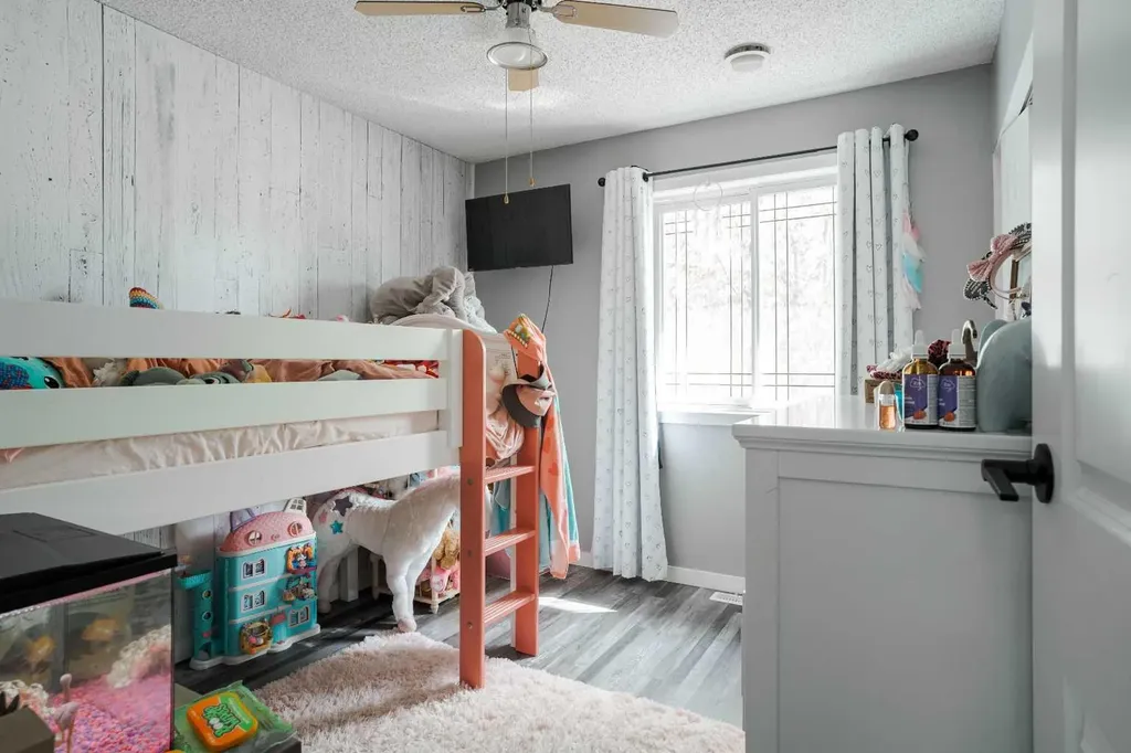 210 Leigh Crescent Fort Mcmurray AB T9K 1N4