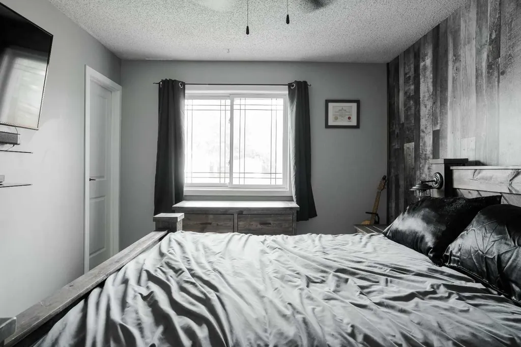 210 Leigh Crescent Fort Mcmurray AB T9K 1N4