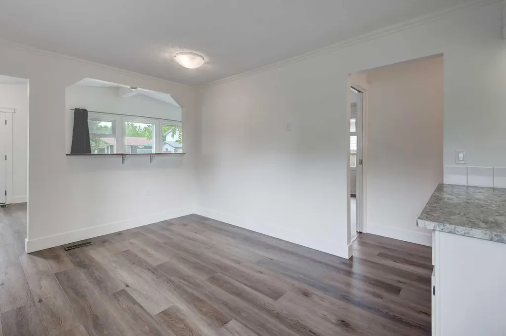 660 Queen Charlotte Drive SE Calgary AB T2J 4T6