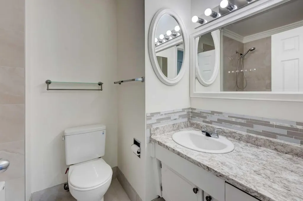 660 Queen Charlotte Drive SE Calgary AB T2J 4T6