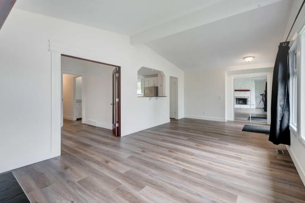 660 Queen Charlotte Drive SE Calgary AB T2J 4T6