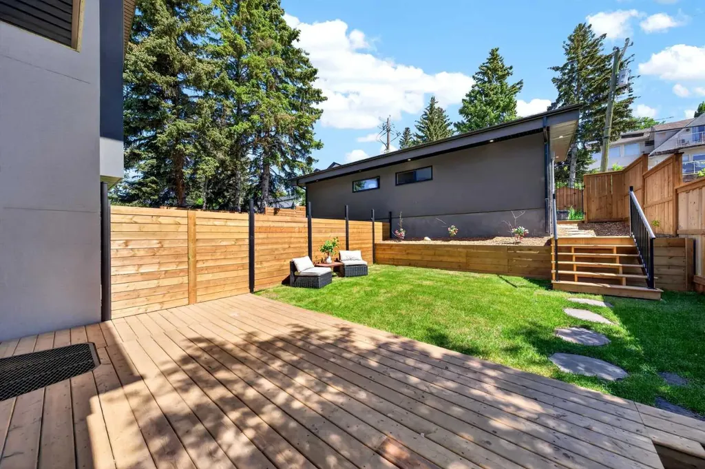 5230 21 Avenue NW Calgary AB T3B 0X5