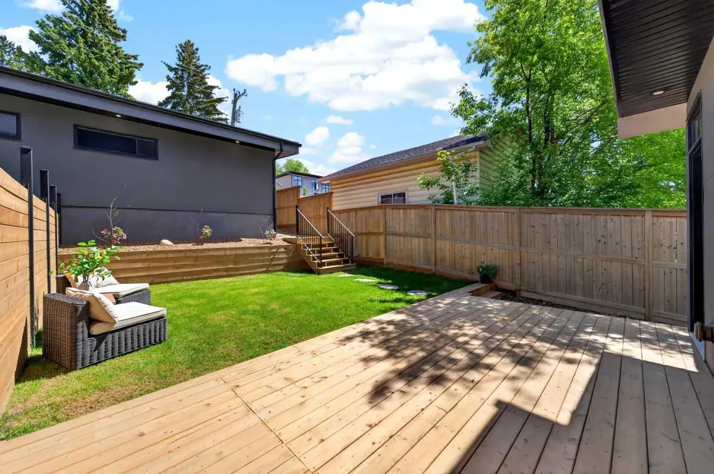 5230 21 Avenue NW Calgary AB T3B 0X5