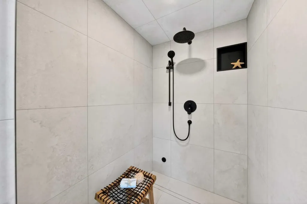 5230 21 Avenue NW Calgary AB T3B 0X5