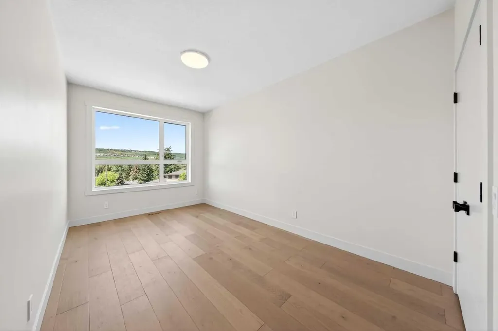 5230 21 Avenue NW Calgary AB T3B 0X5