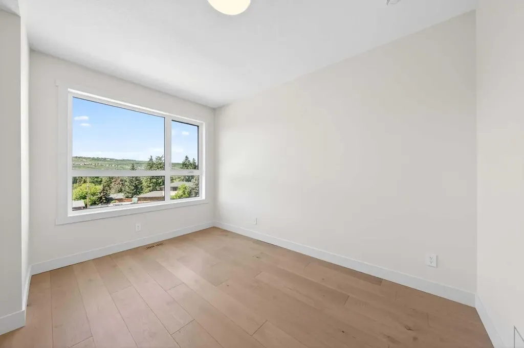 5230 21 Avenue NW Calgary AB T3B 0X5
