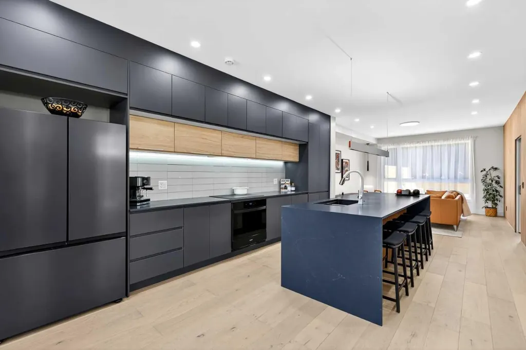 5230 21 Avenue NW Calgary AB T3B 0X5