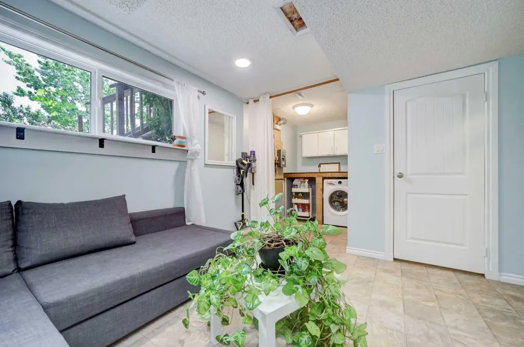 110 Temple Boulevard W Lethbridge AB T1K 5A3