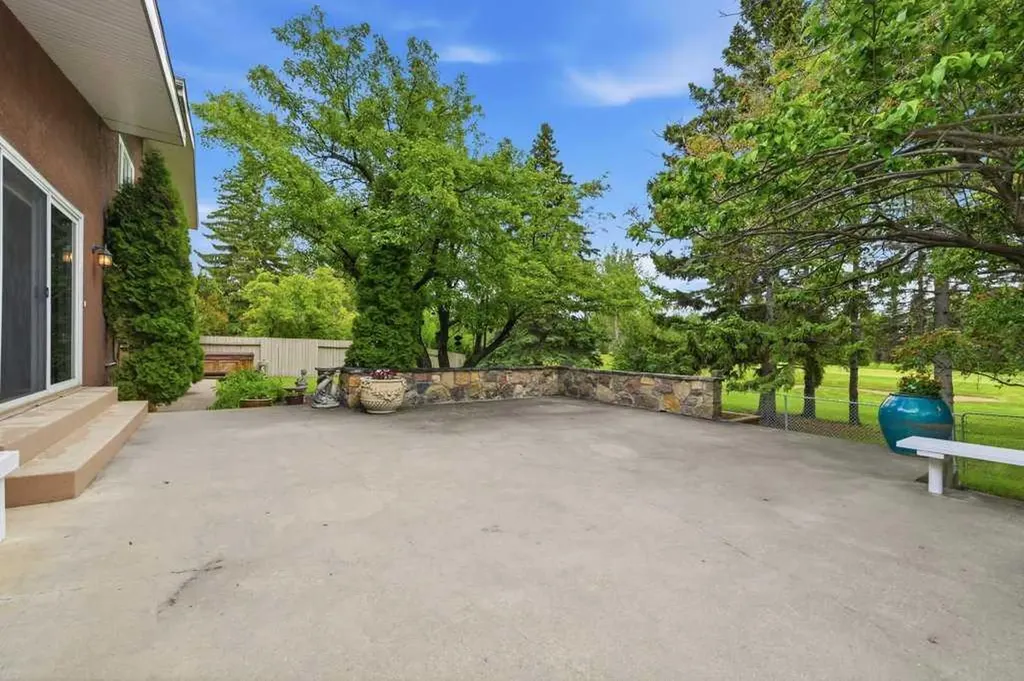 355 Willow Ridge Place SE Calgary AB T2J 1N2