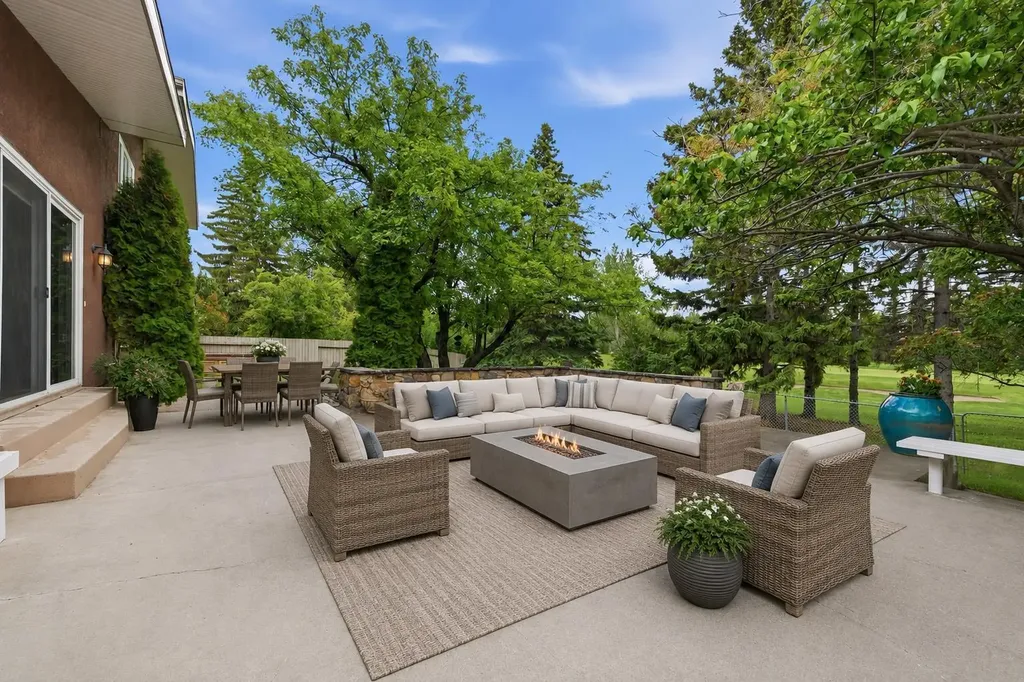 355 Willow Ridge Place SE Calgary AB T2J 1N2