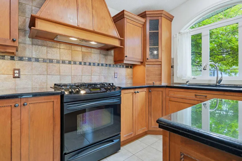 355 Willow Ridge Place SE Calgary AB T2J 1N2