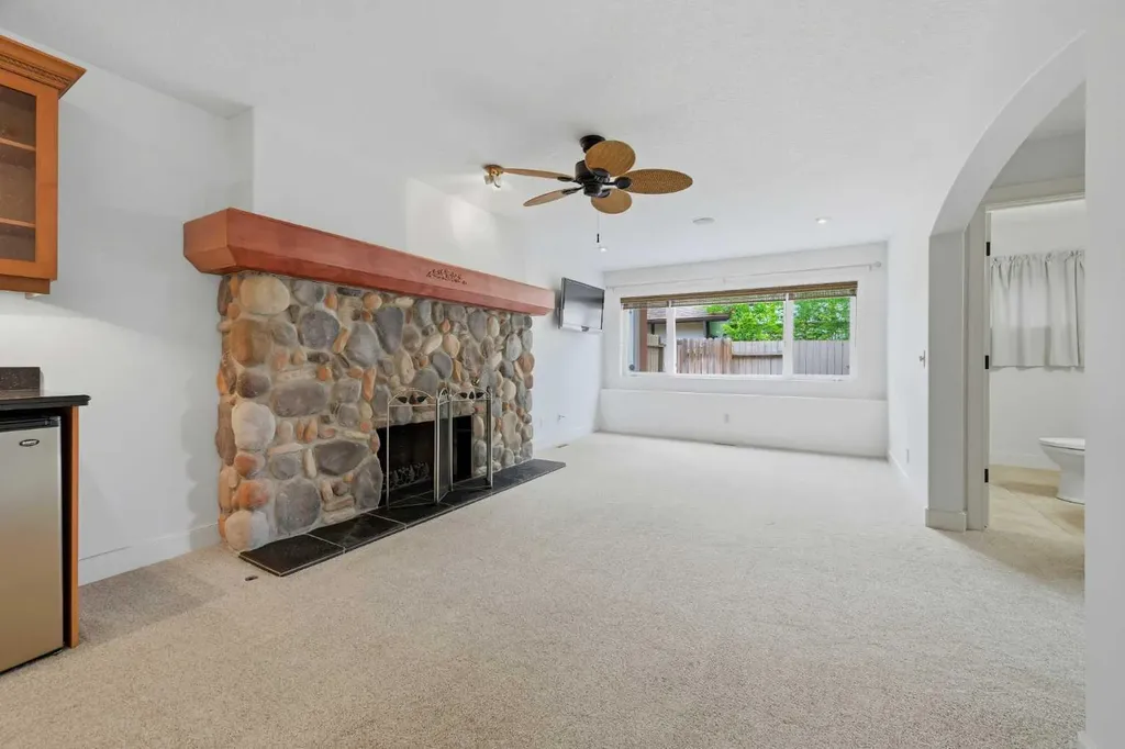 355 Willow Ridge Place SE Calgary AB T2J 1N2