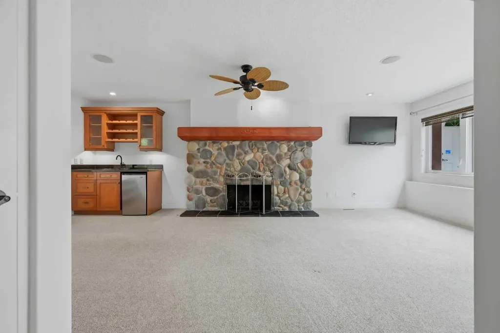 355 Willow Ridge Place SE Calgary AB T2J 1N2