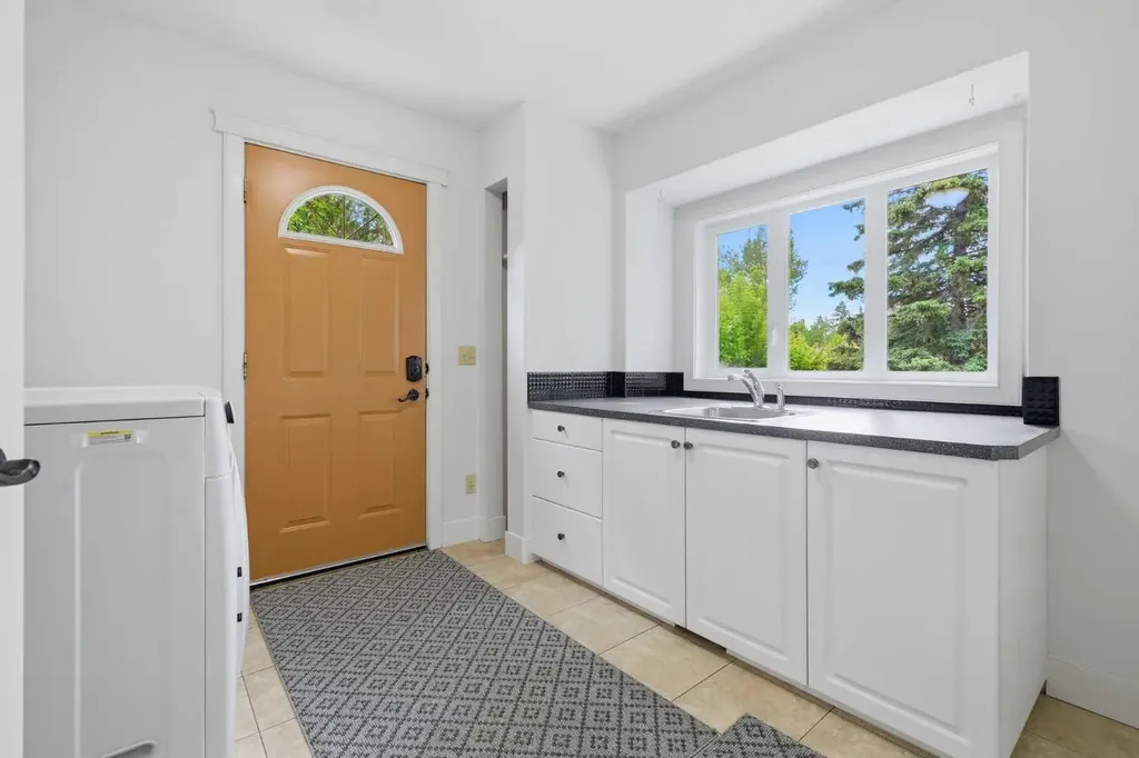 355 Willow Ridge Place SE Calgary AB T2J 1N2