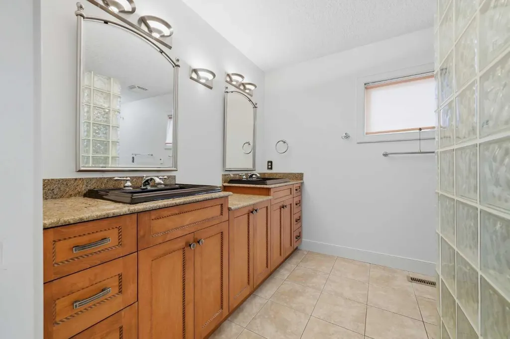 355 Willow Ridge Place SE Calgary AB T2J 1N2