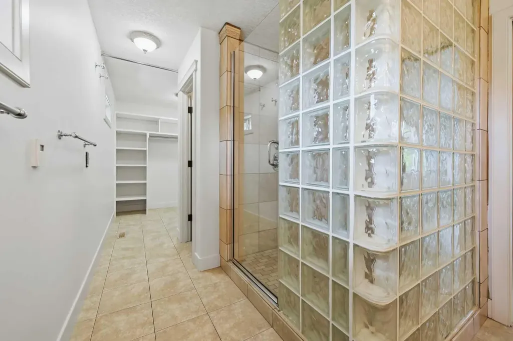355 Willow Ridge Place SE Calgary AB T2J 1N2