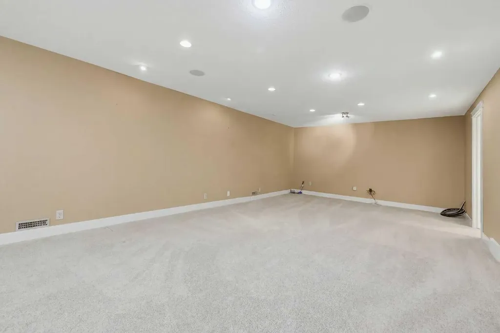 355 Willow Ridge Place SE Calgary AB T2J 1N2