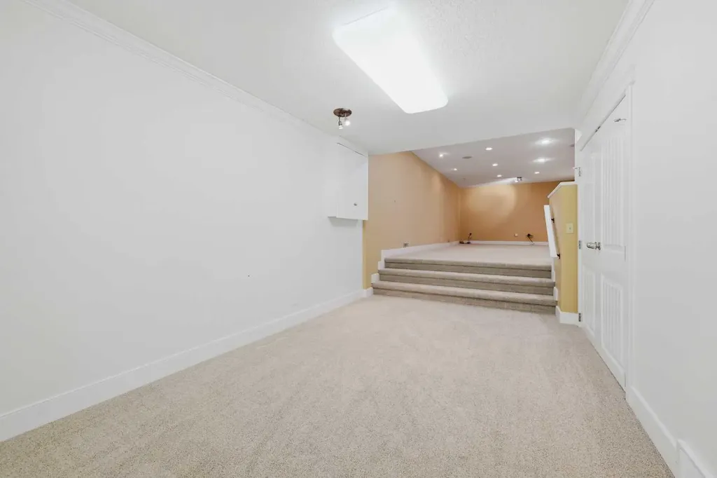 355 Willow Ridge Place SE Calgary AB T2J 1N2