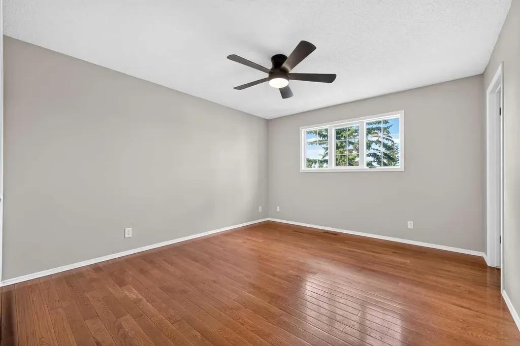 70 West Mackay Crescent Cochrane AB T4C 1J7