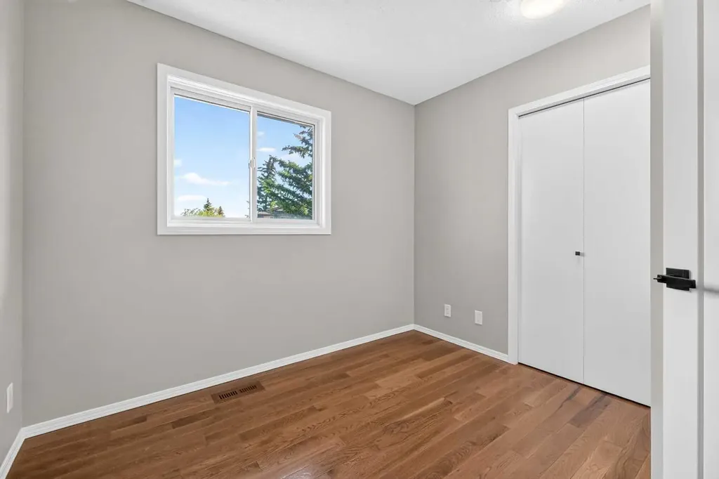 70 West Mackay Crescent Cochrane AB T4C 1J7