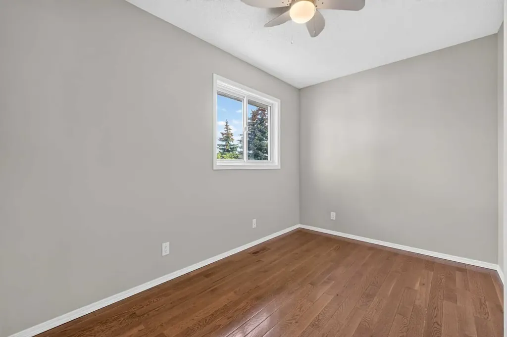 70 West Mackay Crescent Cochrane AB T4C 1J7