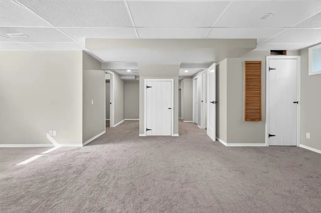 70 West Mackay Crescent Cochrane AB T4C 1J7