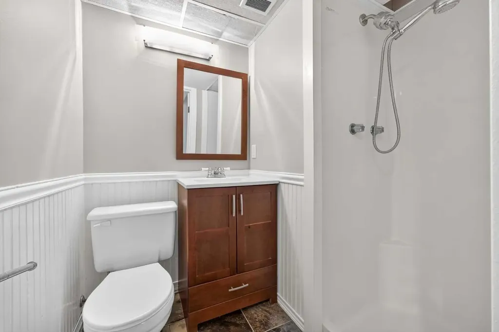 70 West Mackay Crescent Cochrane AB T4C 1J7