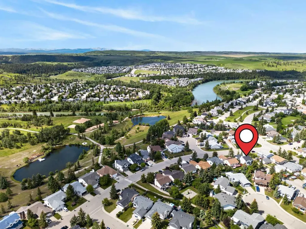 70 West Mackay Crescent Cochrane AB T4C 1J7
