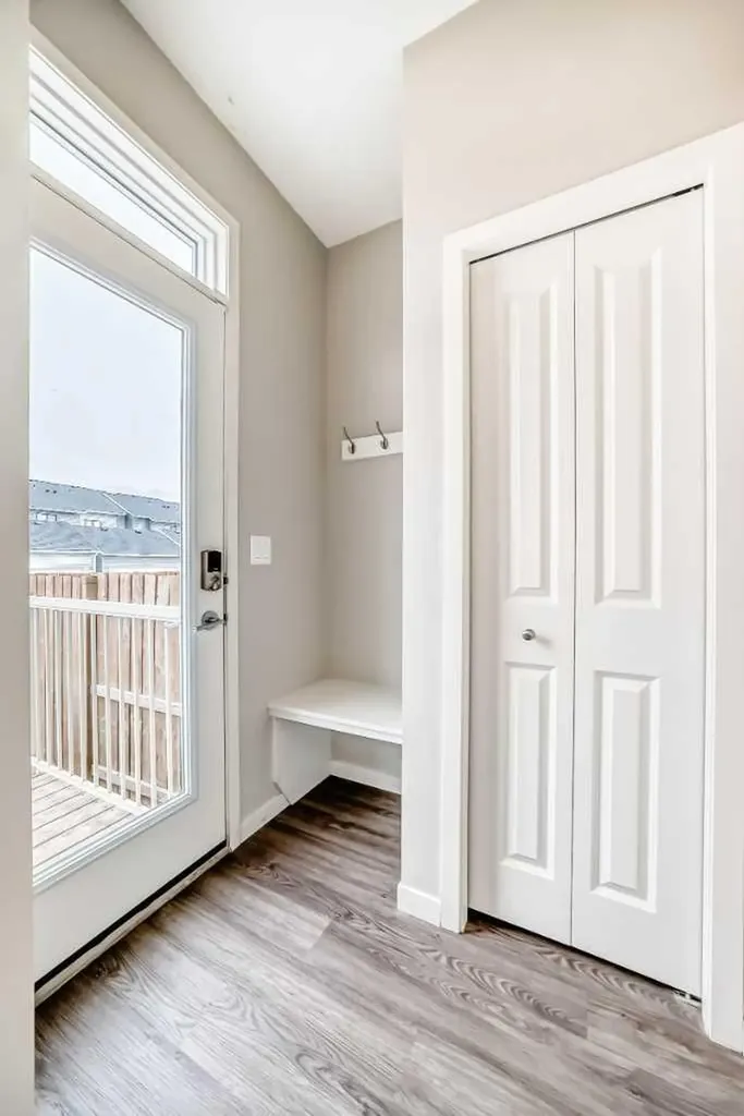 18 Willow Crescent Okotoks AB T1S 5S2