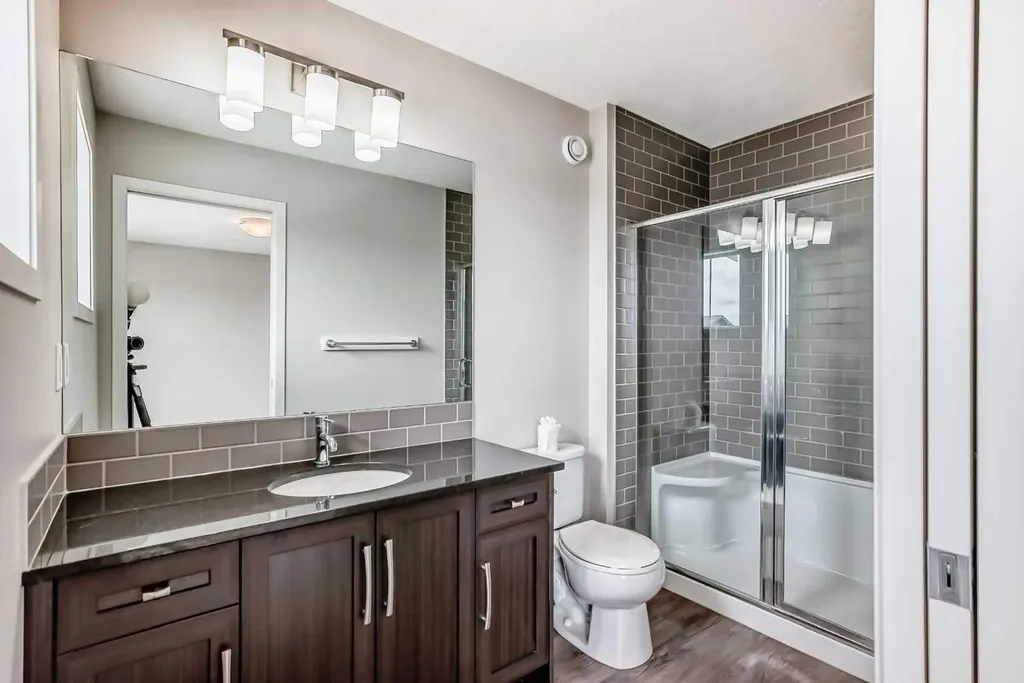 18 Willow Crescent Okotoks AB T1S 5S2